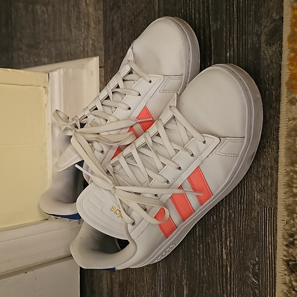 Adidas Tennis Shoes